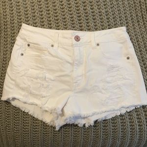 american eagle distressed white shorts